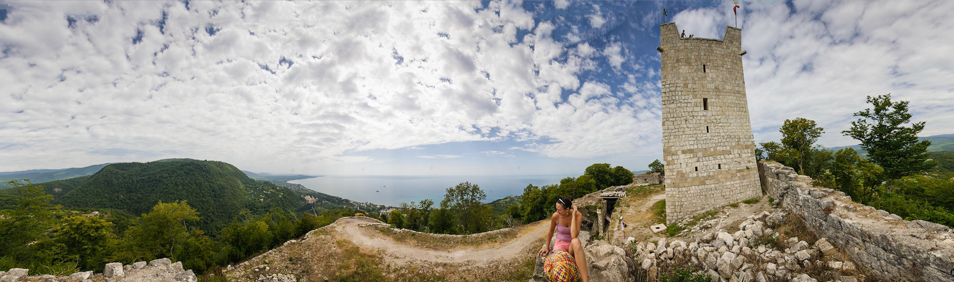 Панорама с вершины Иверской горы и сторожевая башня