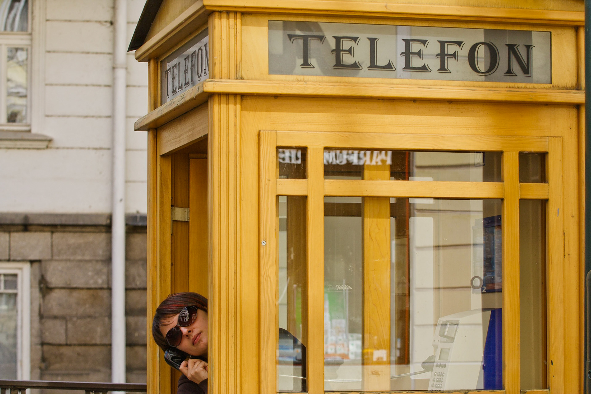 Старая телефонна будка