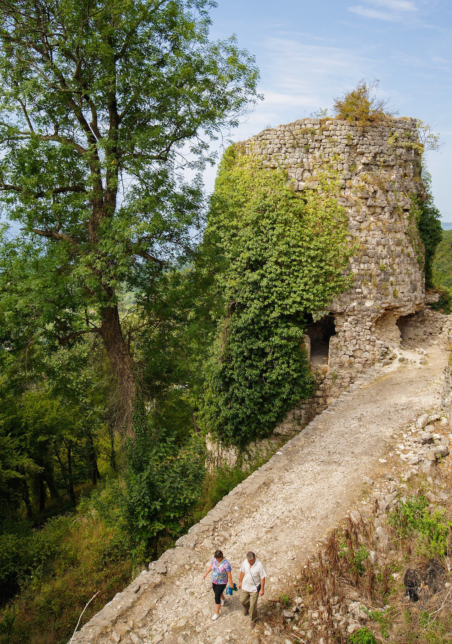 Остатки крепостной стены и цитадели на Иверской горе