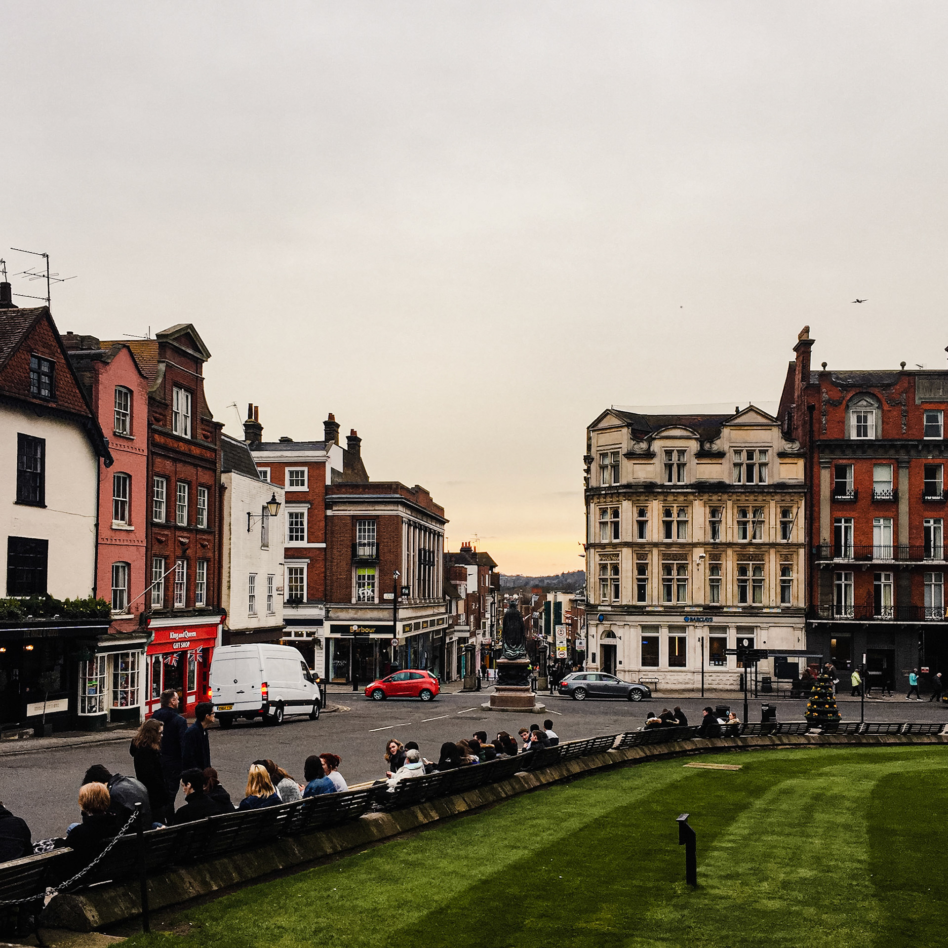 STREET VIEW IN FRONT OF THE WINDSOR CASTLE DURING SUNSET TIME