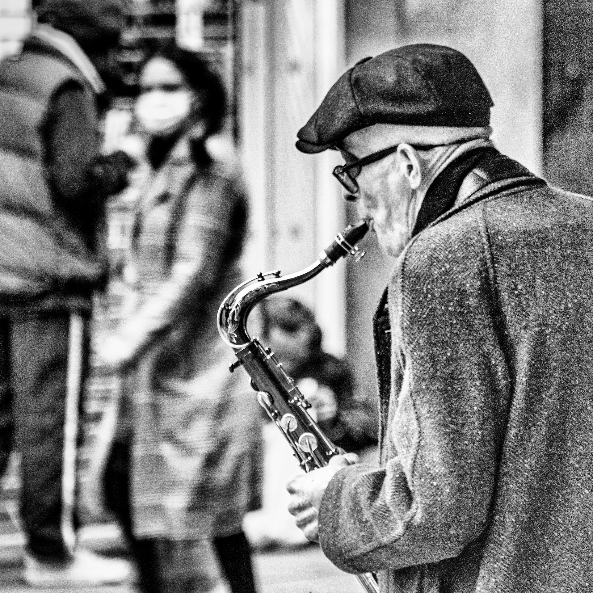 Social Distant Saxonophist