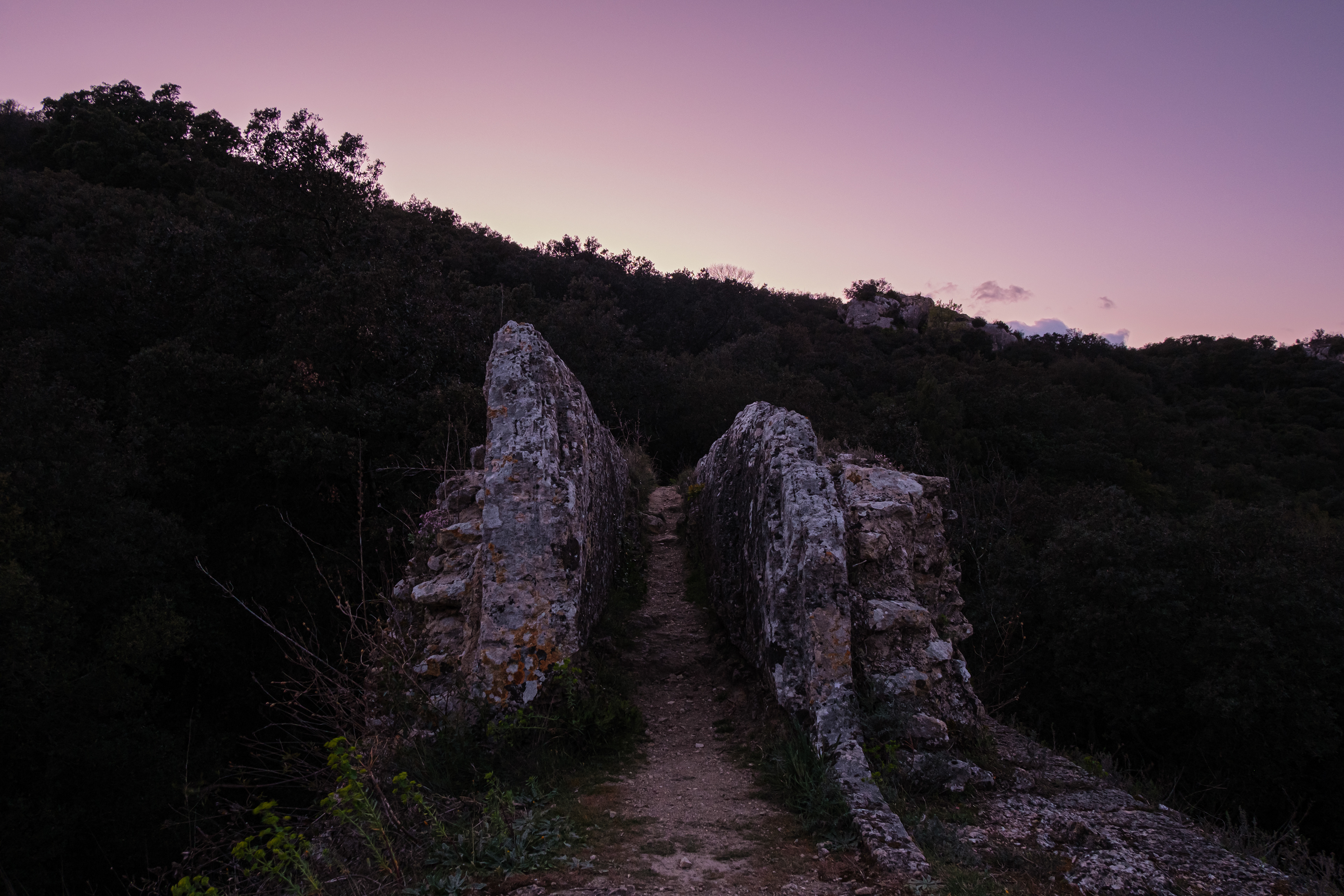 Pont de la Sartanette (4). Towards Fontaine d'Eure, the source of the water.