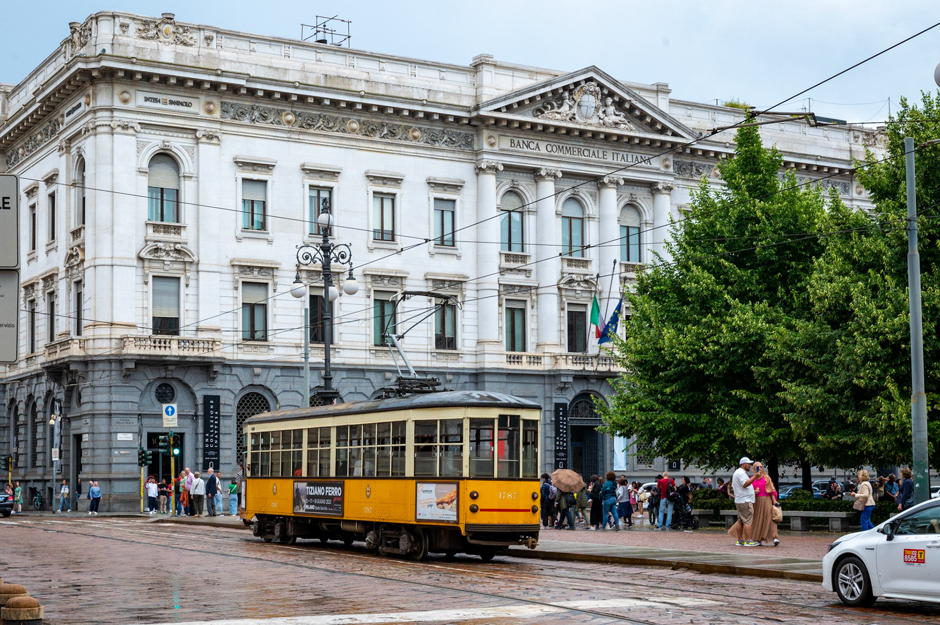Piazza della Scala, Milan Italy