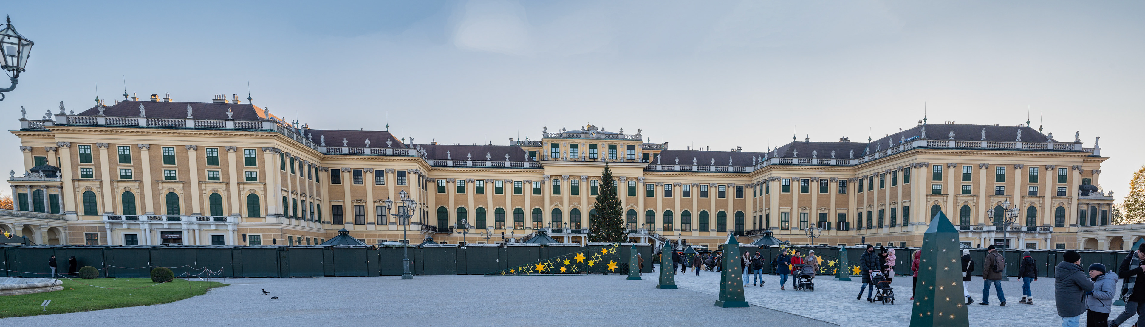 Schonbrunn Palace, Vienna (panorama)
