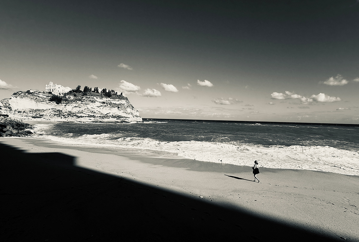 Alone on the Beach, Tropea