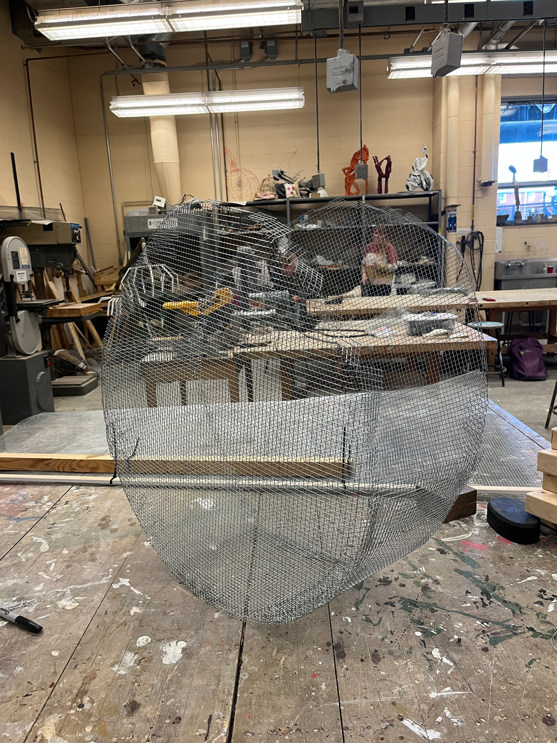 Making base from chicken coop fencing