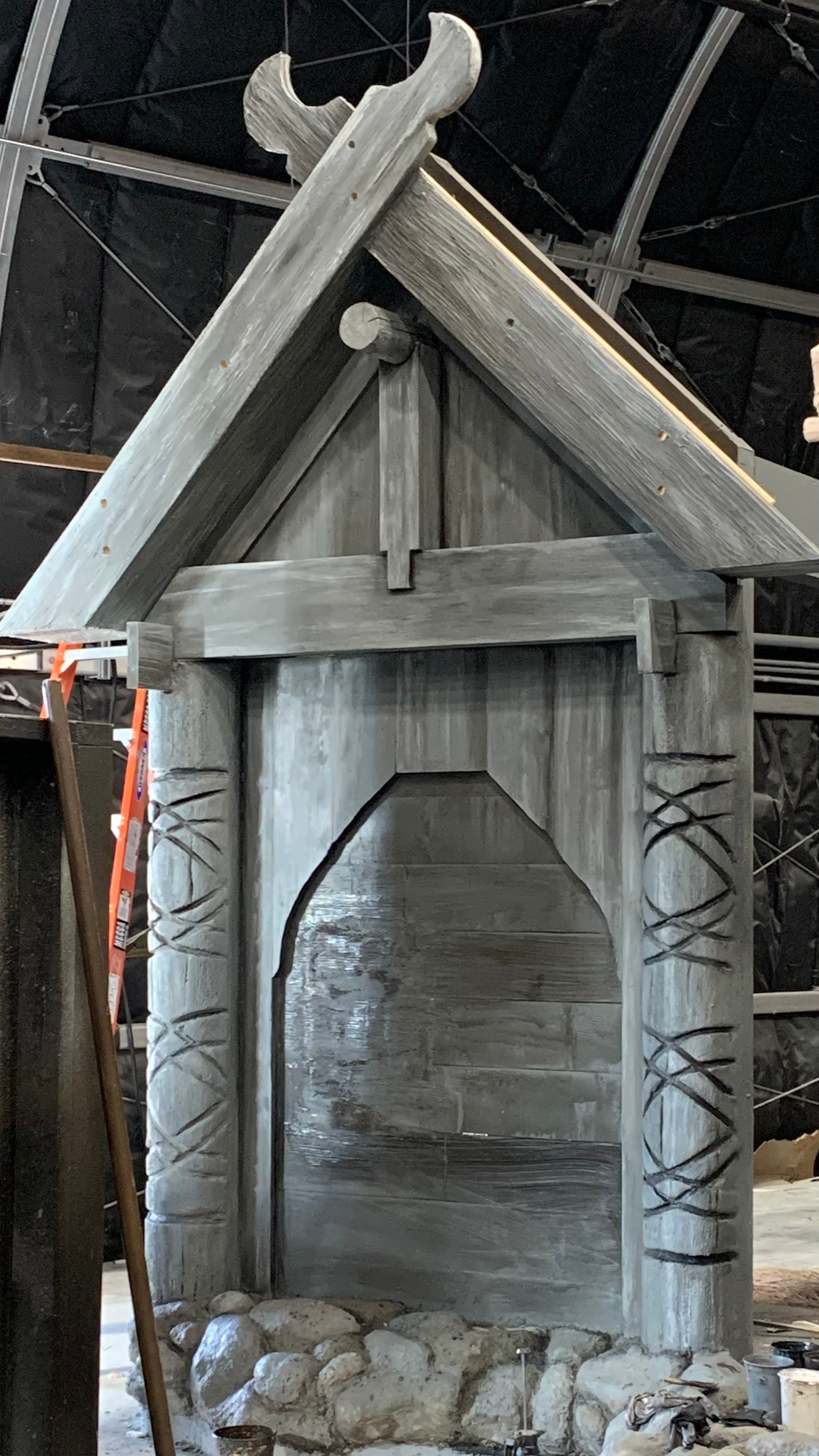 Building Facade from Galkn: Monsters of the North (photo published by walruscarp during lights on tour)