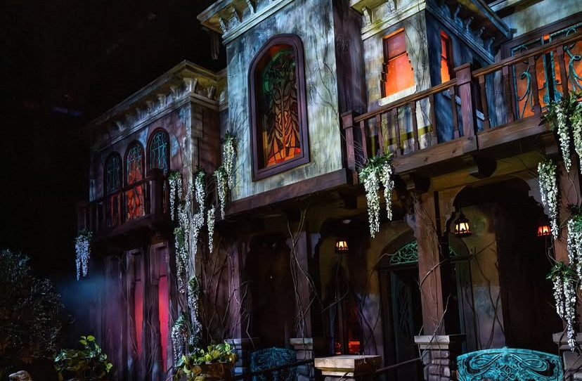 El Artista: A Spanish Haunting Facade (Universal Studios Photo)