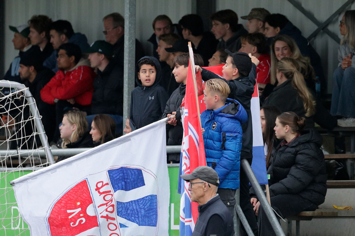 Hoofddorp vs Aalsmeer, beide ploegen staan op 41 punten voorafgaand aan de wedstrijd