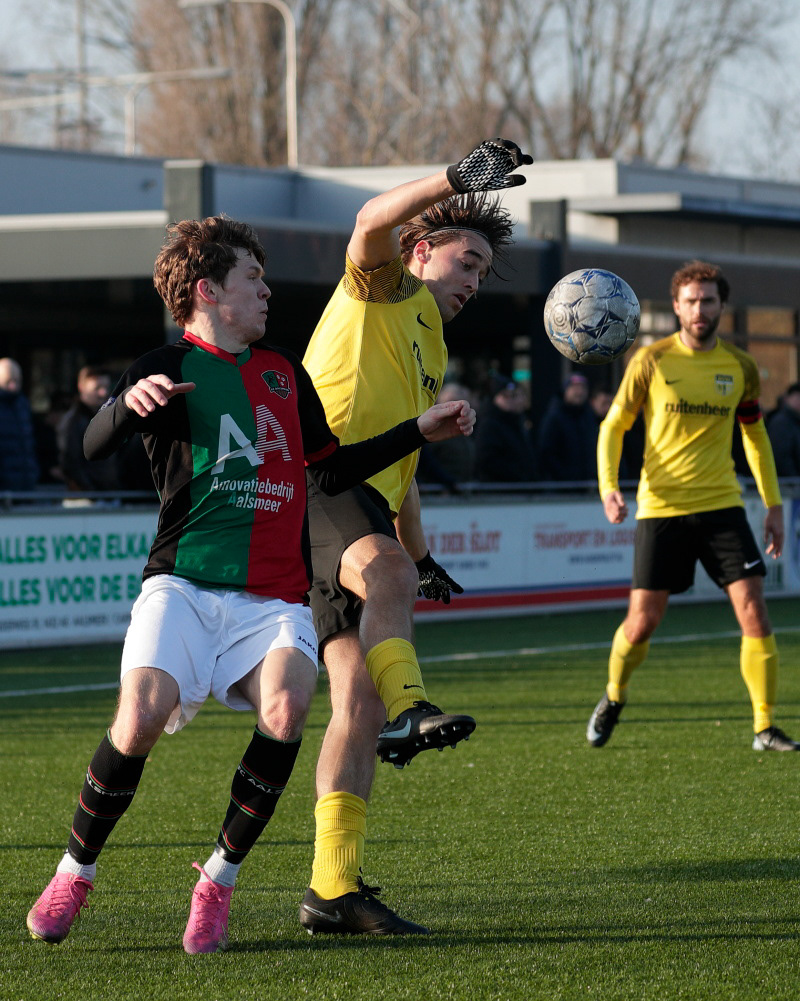 Olkhovych, linksachter in de aanval rechtsvoor 