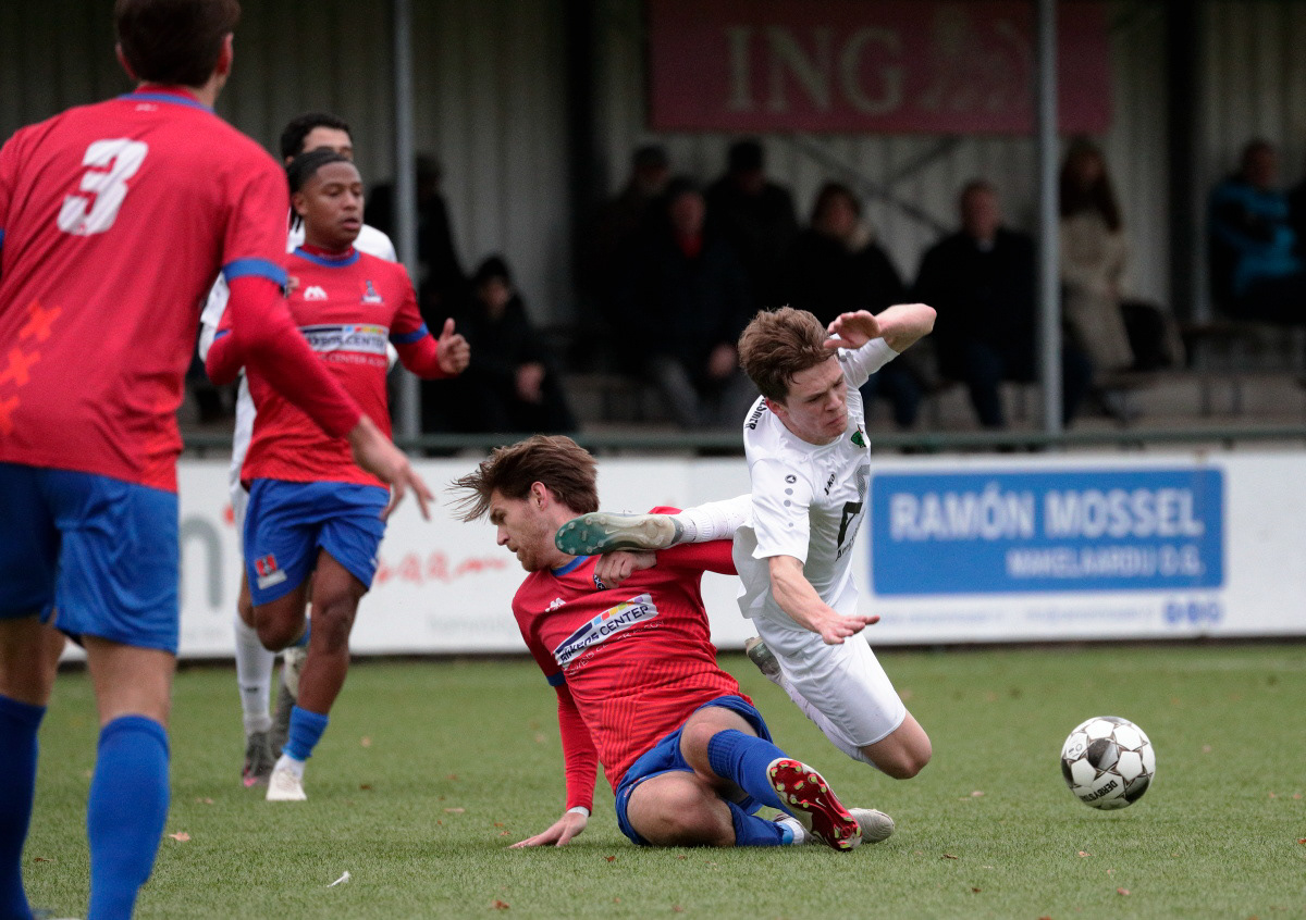 Olkhovych onderuit gehaald