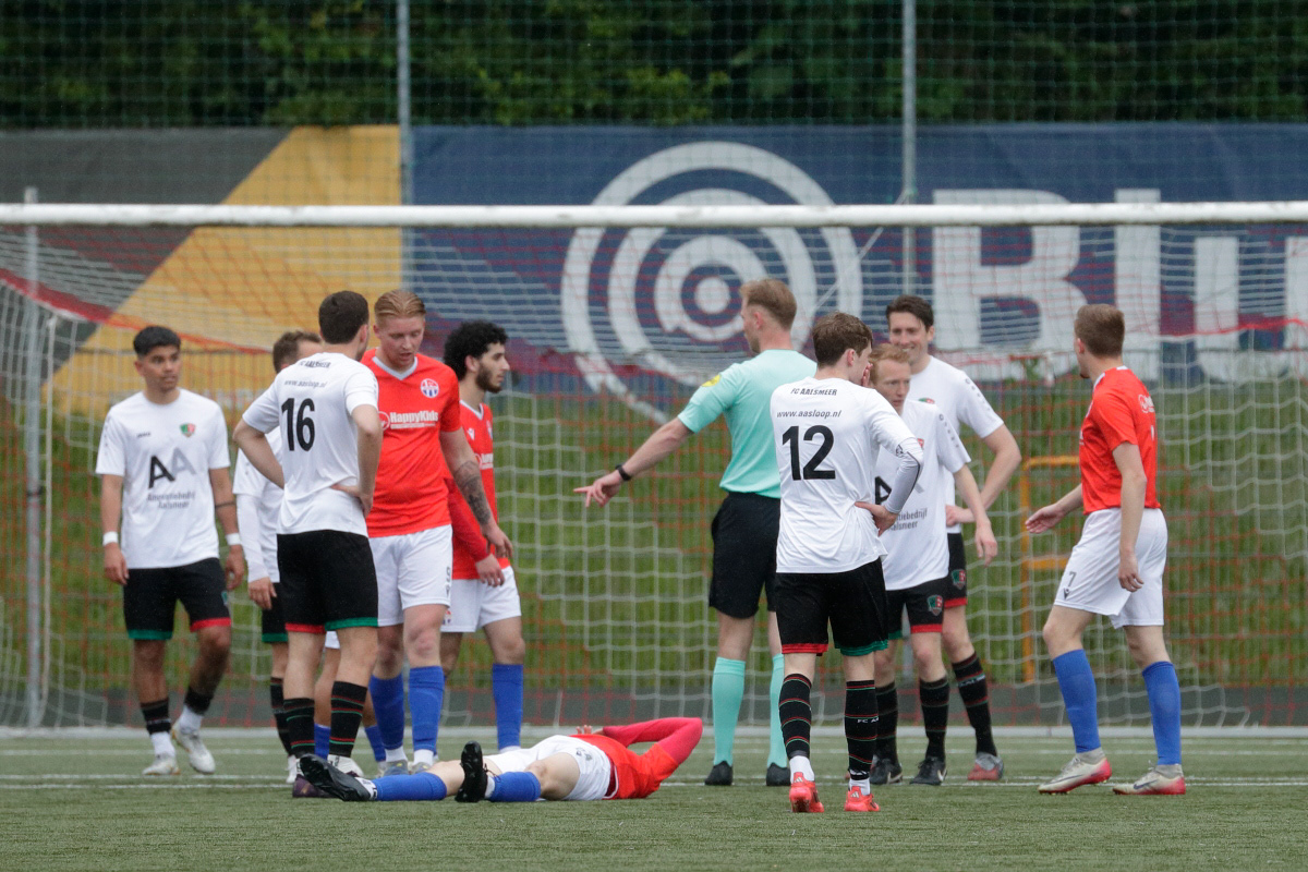 hachelijk moment voor de Aalsmeerse goal
