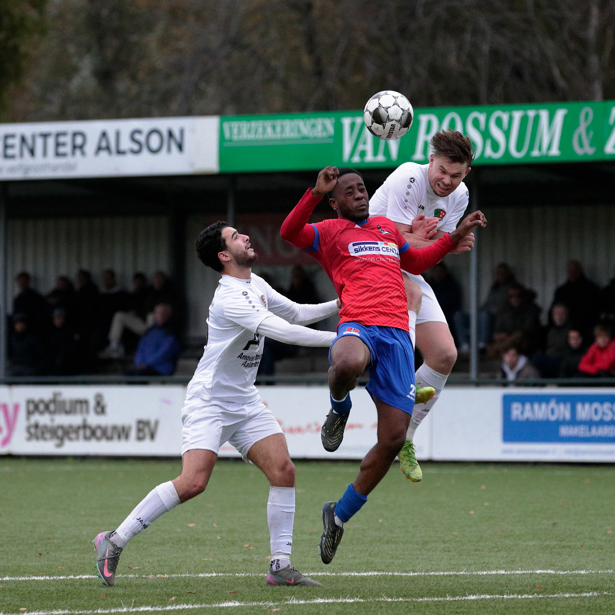 Aalsmeer zoekt Vahle om de voorsprong te forceren 
