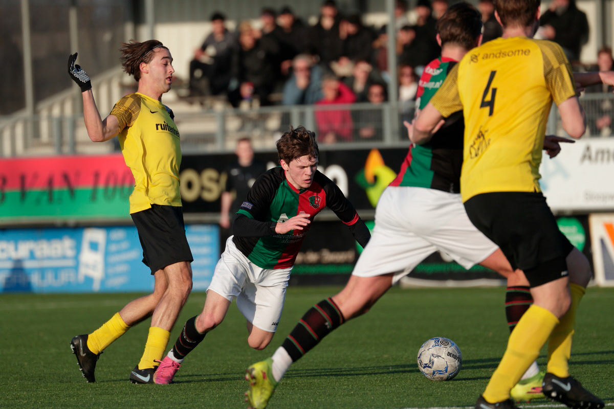 Olkhovych pootje gehaakt