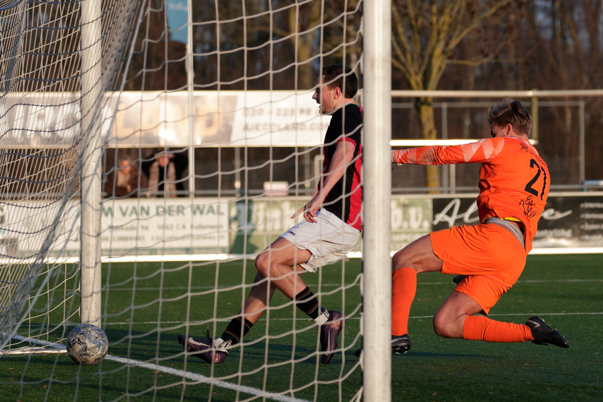 Iliohan is doorgebroken en is niet meer te achterhalen door doelman van Hattum