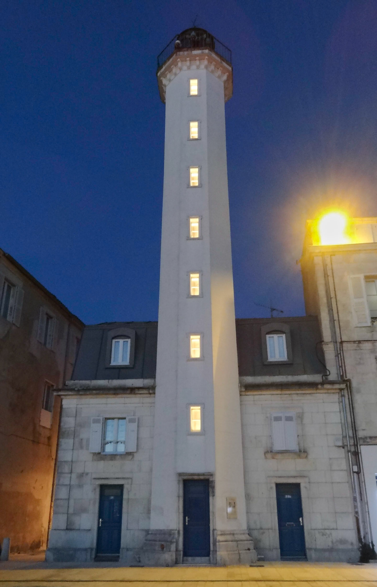 La Rochelle - Le phare la nuit.