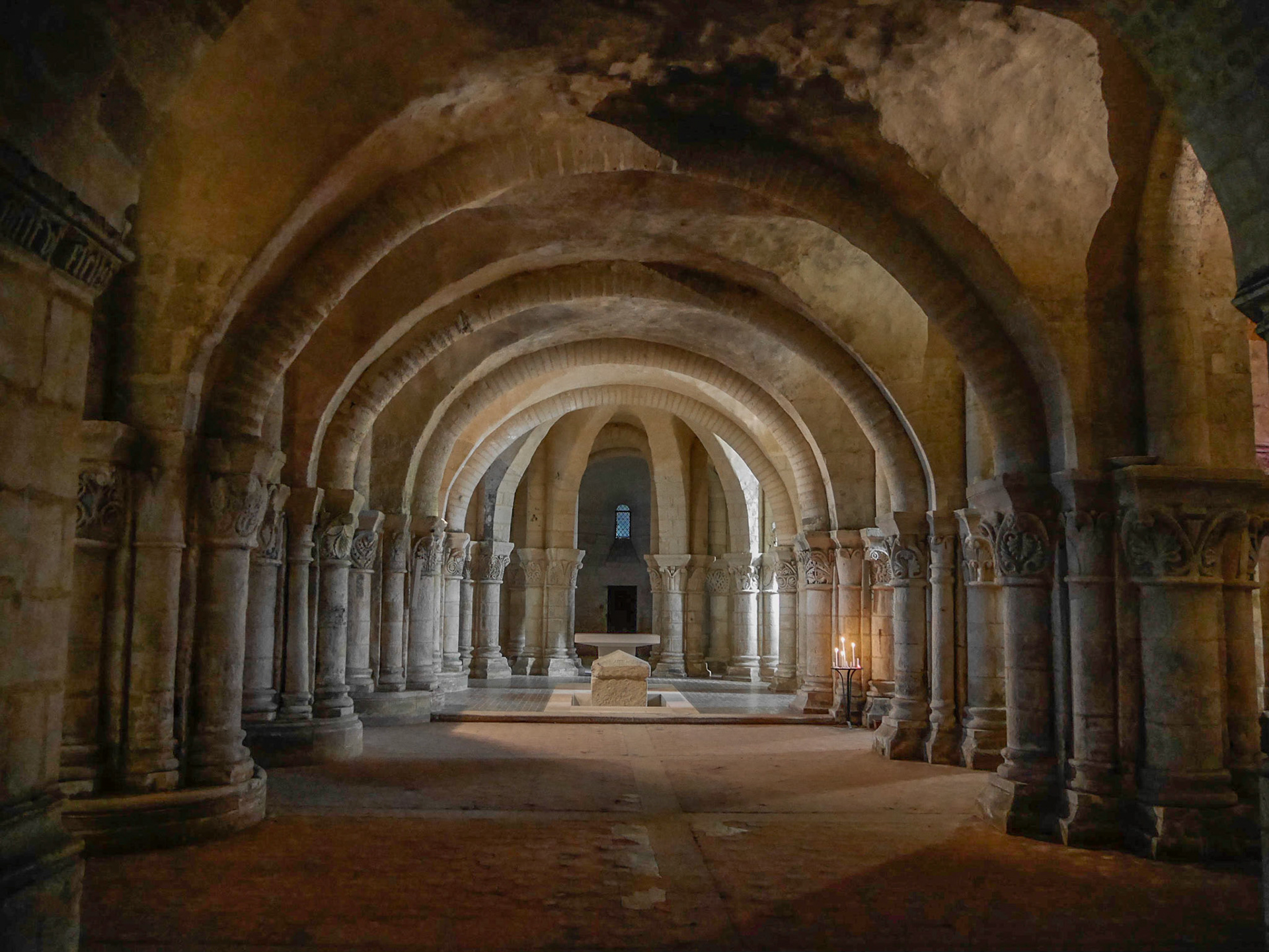 Crypte de l'église Saint-Eutrope