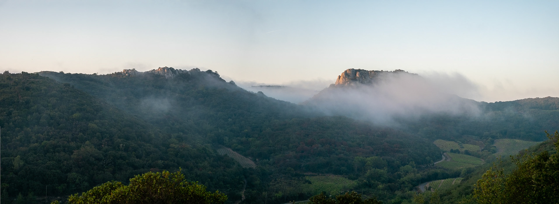 Nuées sur le "château" de Cabrières depuis la maison