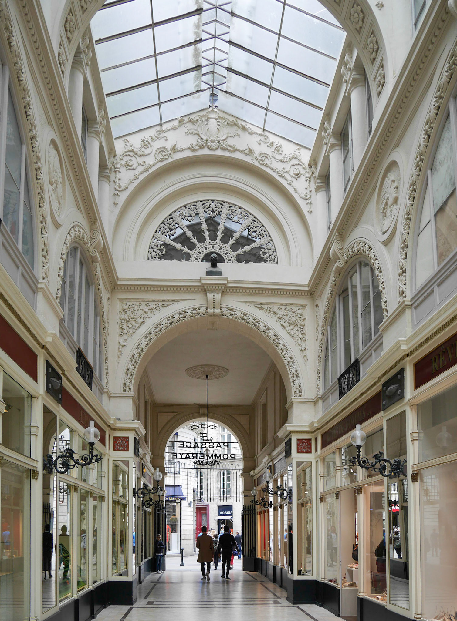 Nantes passage Pommeraye