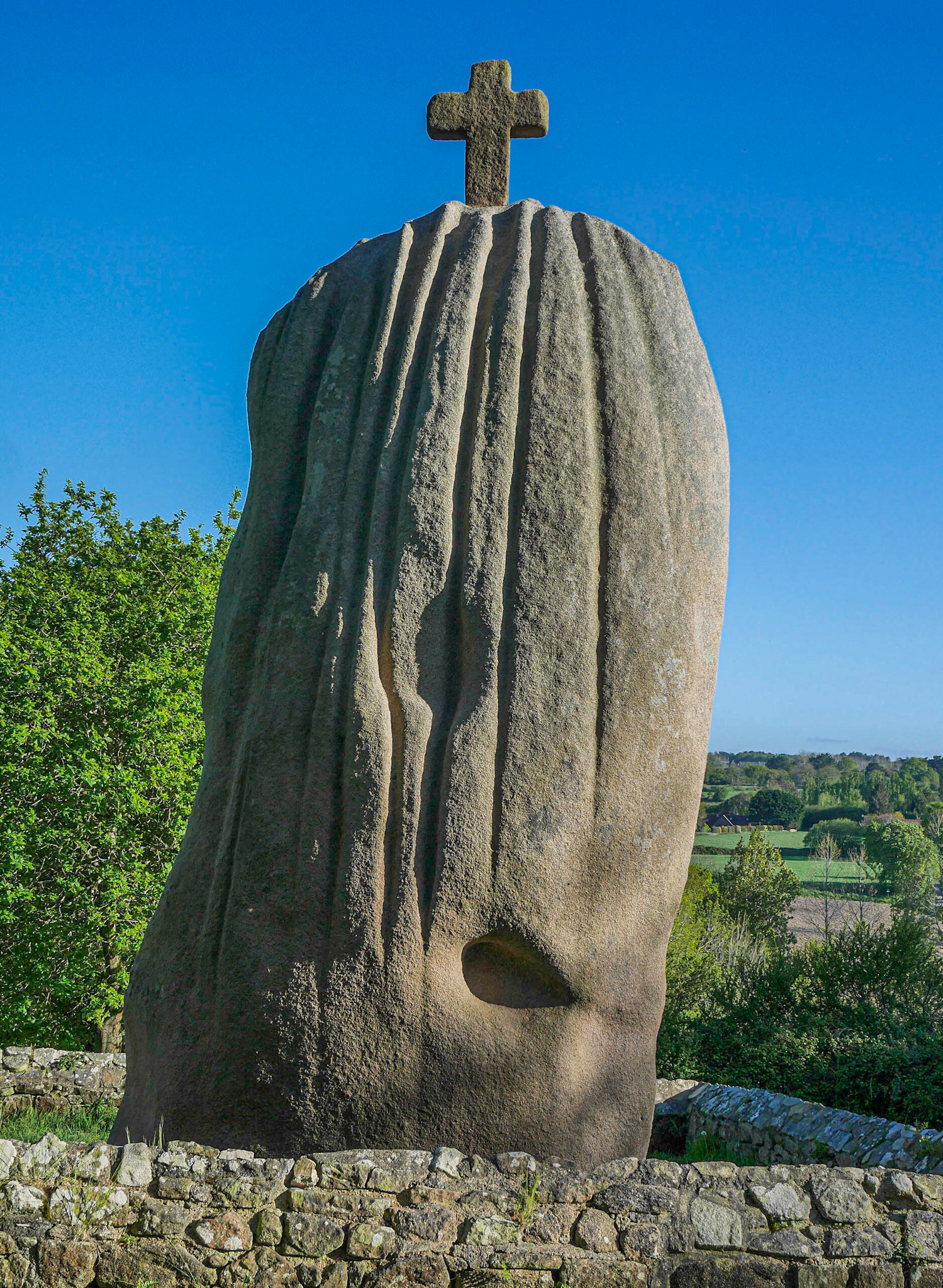 Menhir de St Uzec