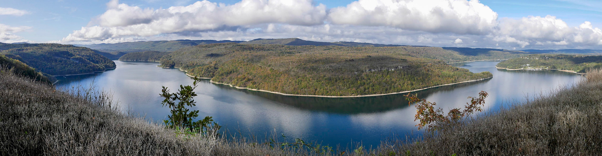 Lac de Vouglans sans les nuages  (belvédère du regardoir)