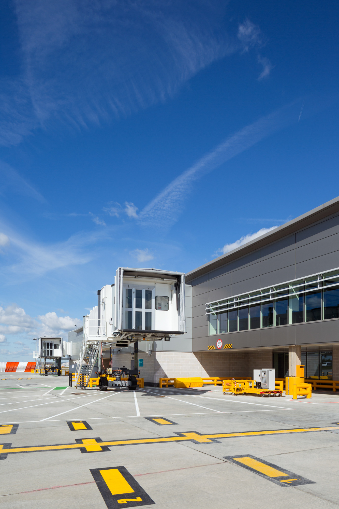 Bryden Wood Ltd: Gatwick Airport, Pier 1