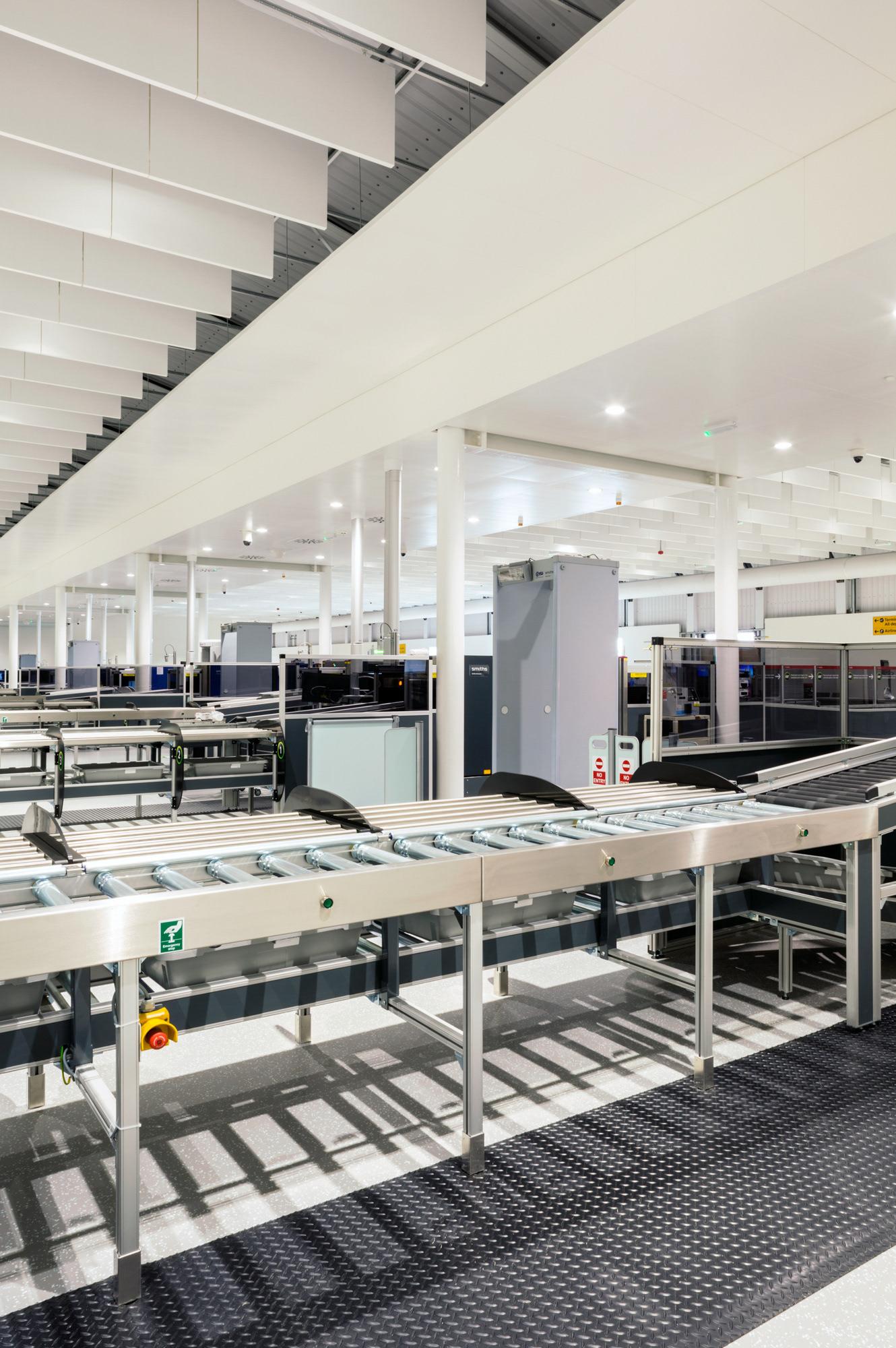  Bryden Wood Ltd: London Heathrow Temporary Flight Connections Centre