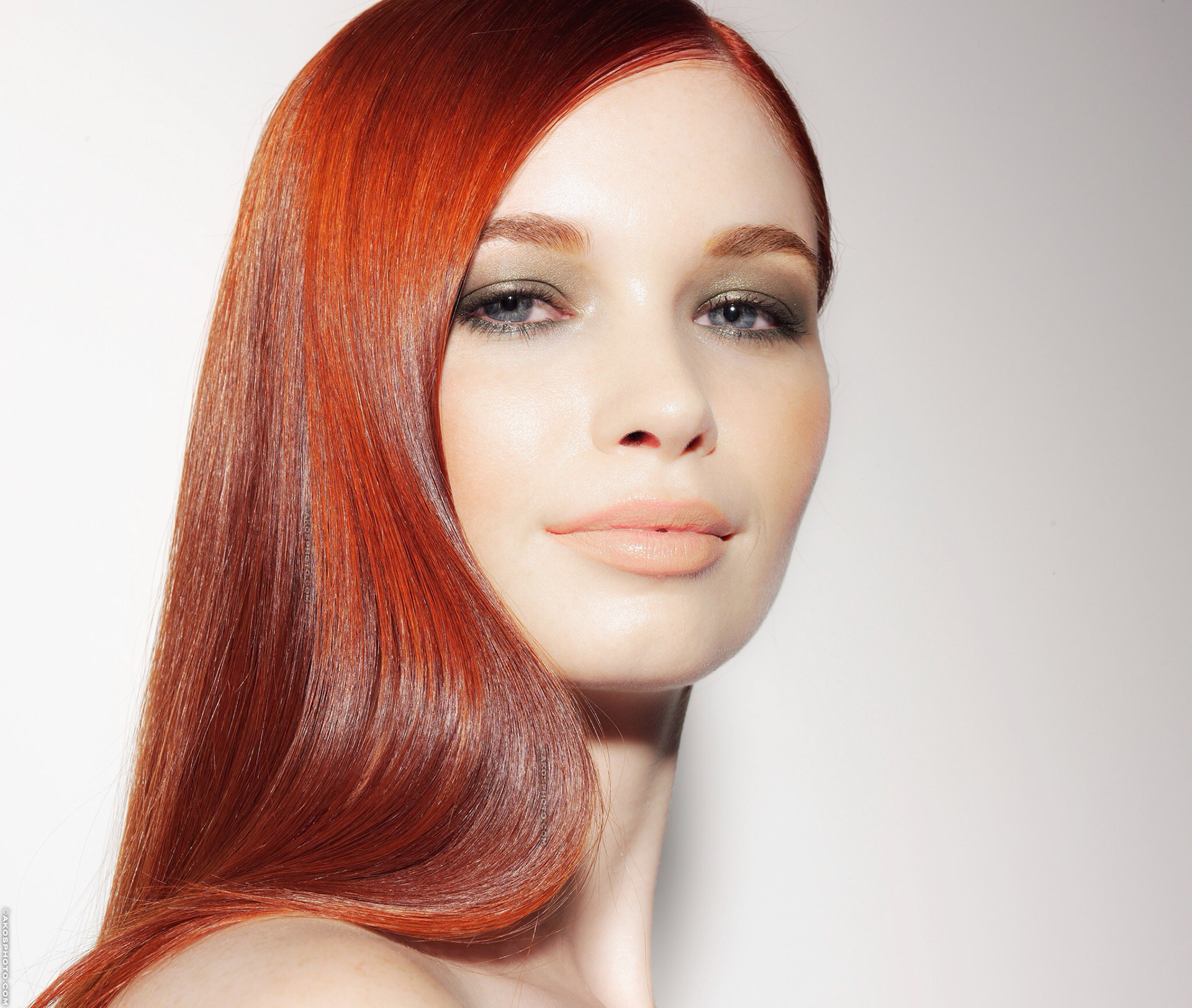 Akos is a Top Beauty and Fashion Photographer who is specialized in Cosmetics, Make-up, Hair, Haircare, Hair-Care, Skin, Skincare, Skin-Care, and Product Photography. His Photography Art makes him a leading Artist in the Fashion World. He is based in New York City, London, Paris and Switzerland. Clients include Amazon, L'OREAL , VOGUE, VICTORIA SECRET, etc