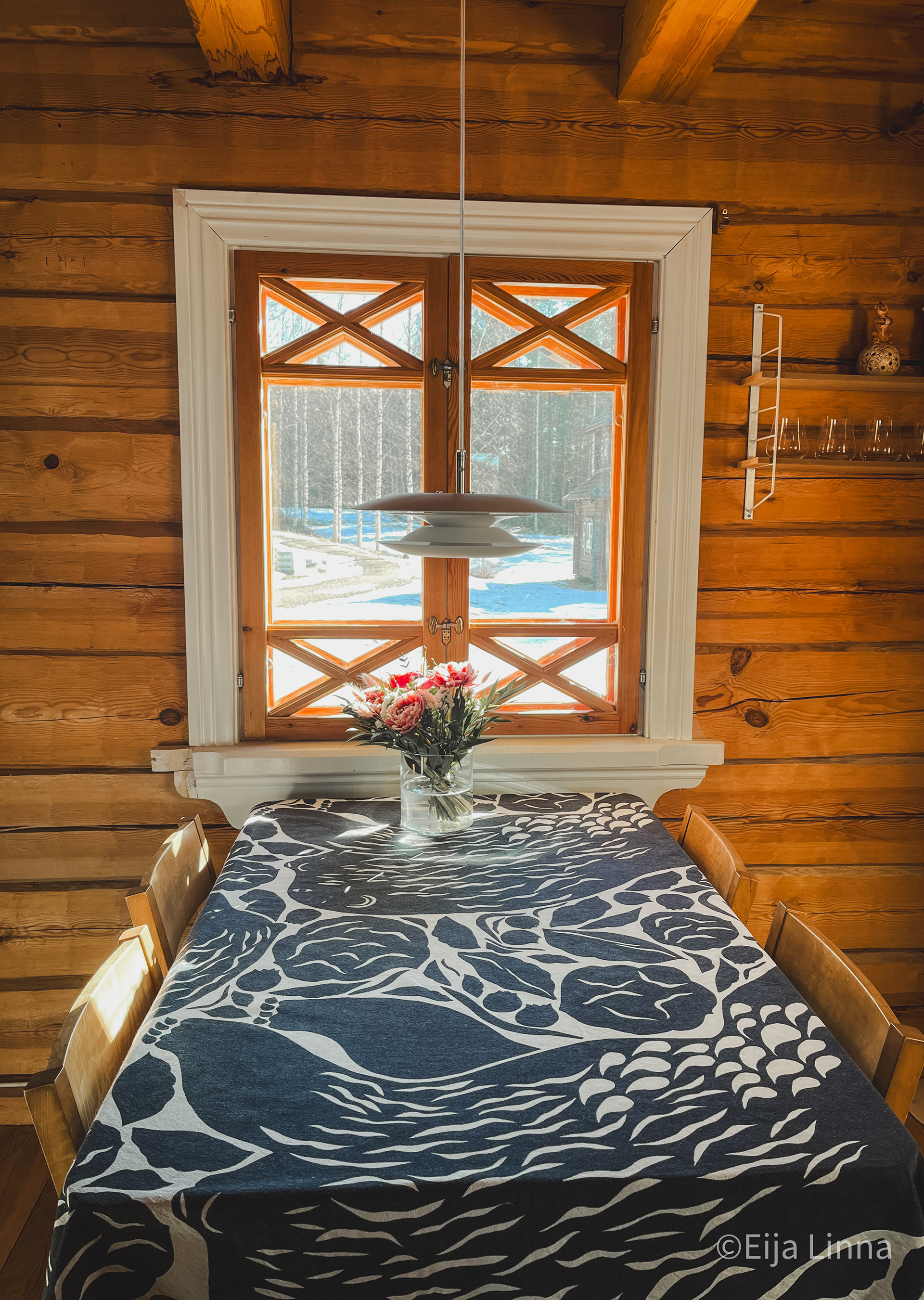 Ruokapöytä / Dining table