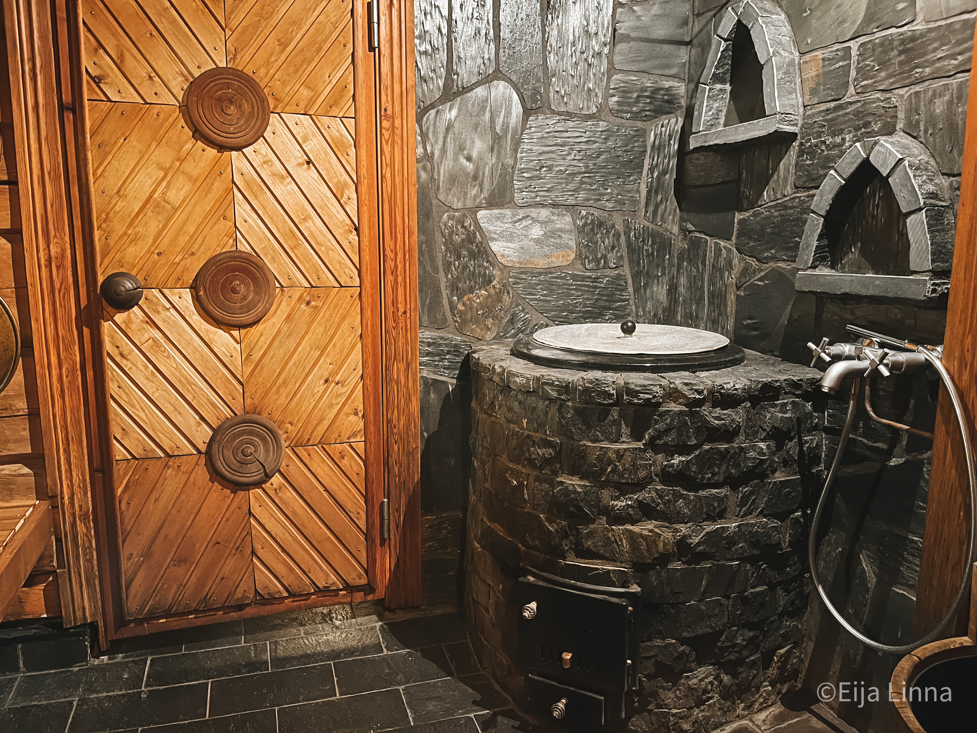 Pesuhuoneen pata / Water heating pot in the washroom