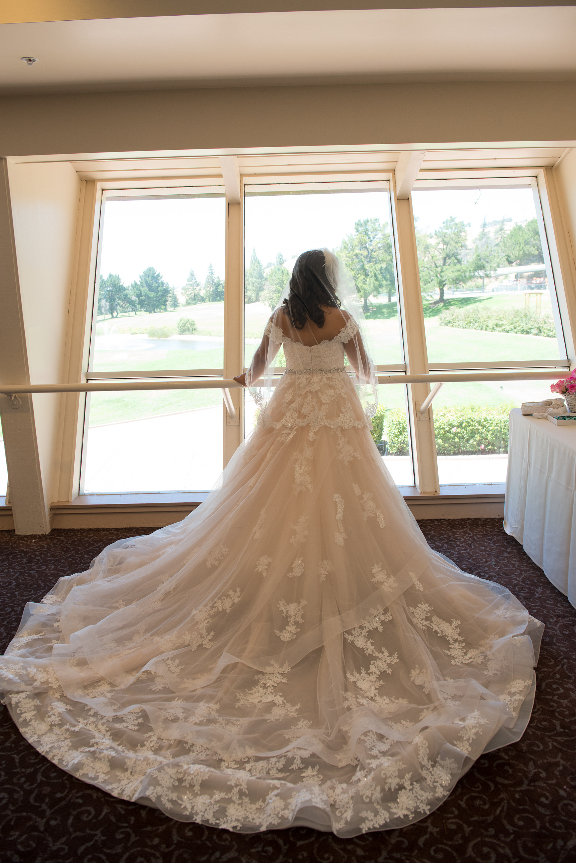 Bride and groom portraits at Boundary Oak wedding venue Walnut Creek