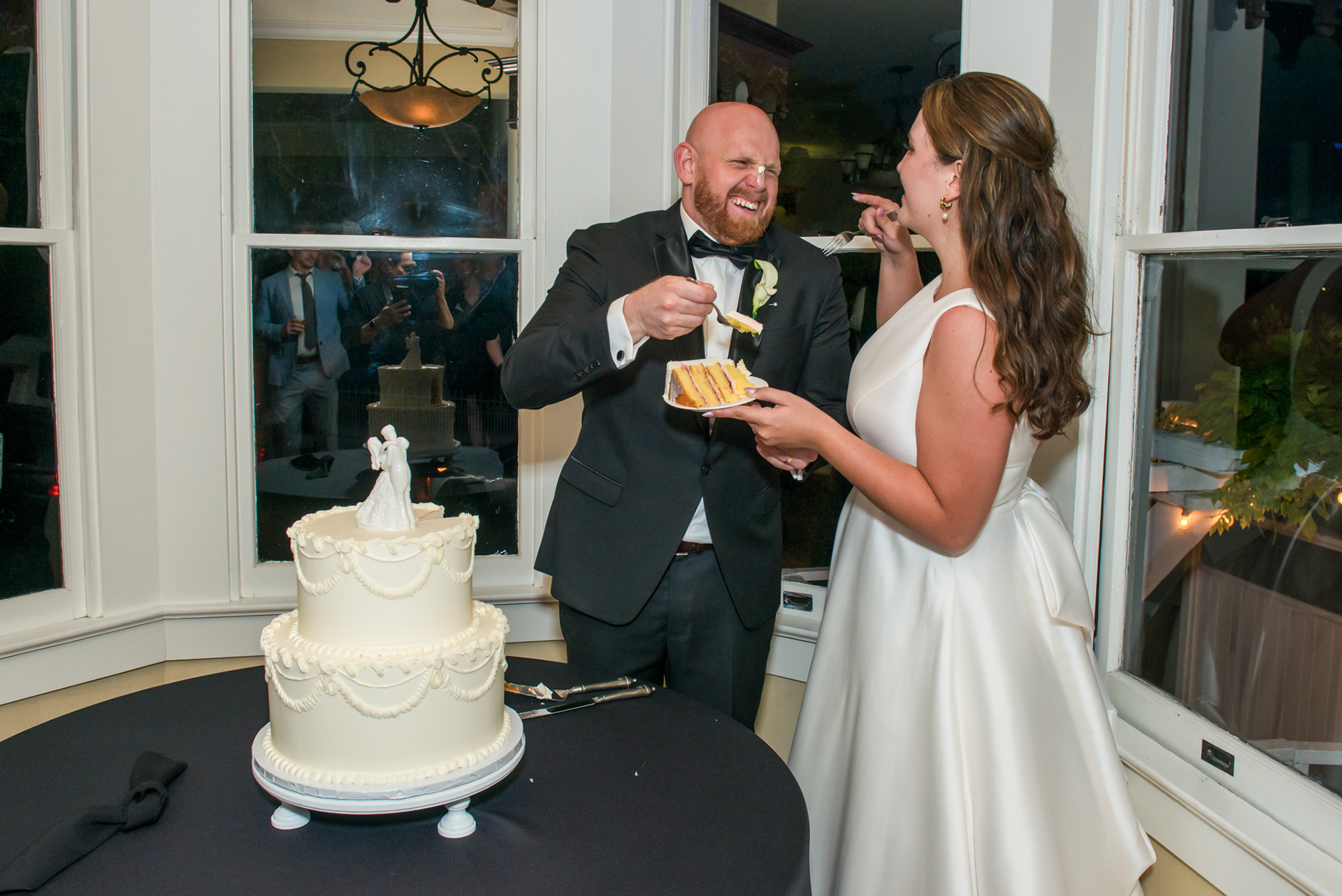 traditional cake cutting