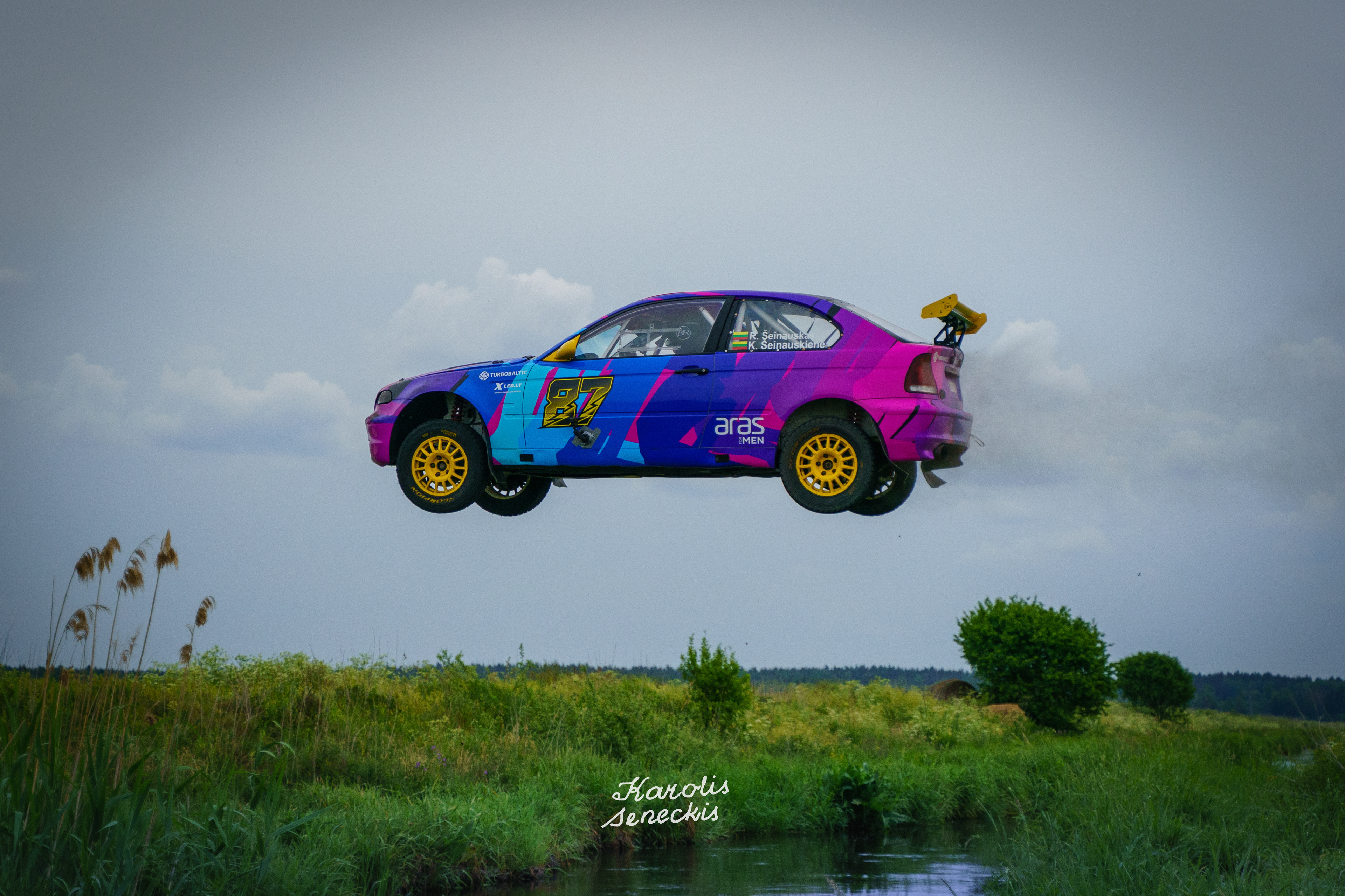 Lithuanian record Car jump across the river 2023