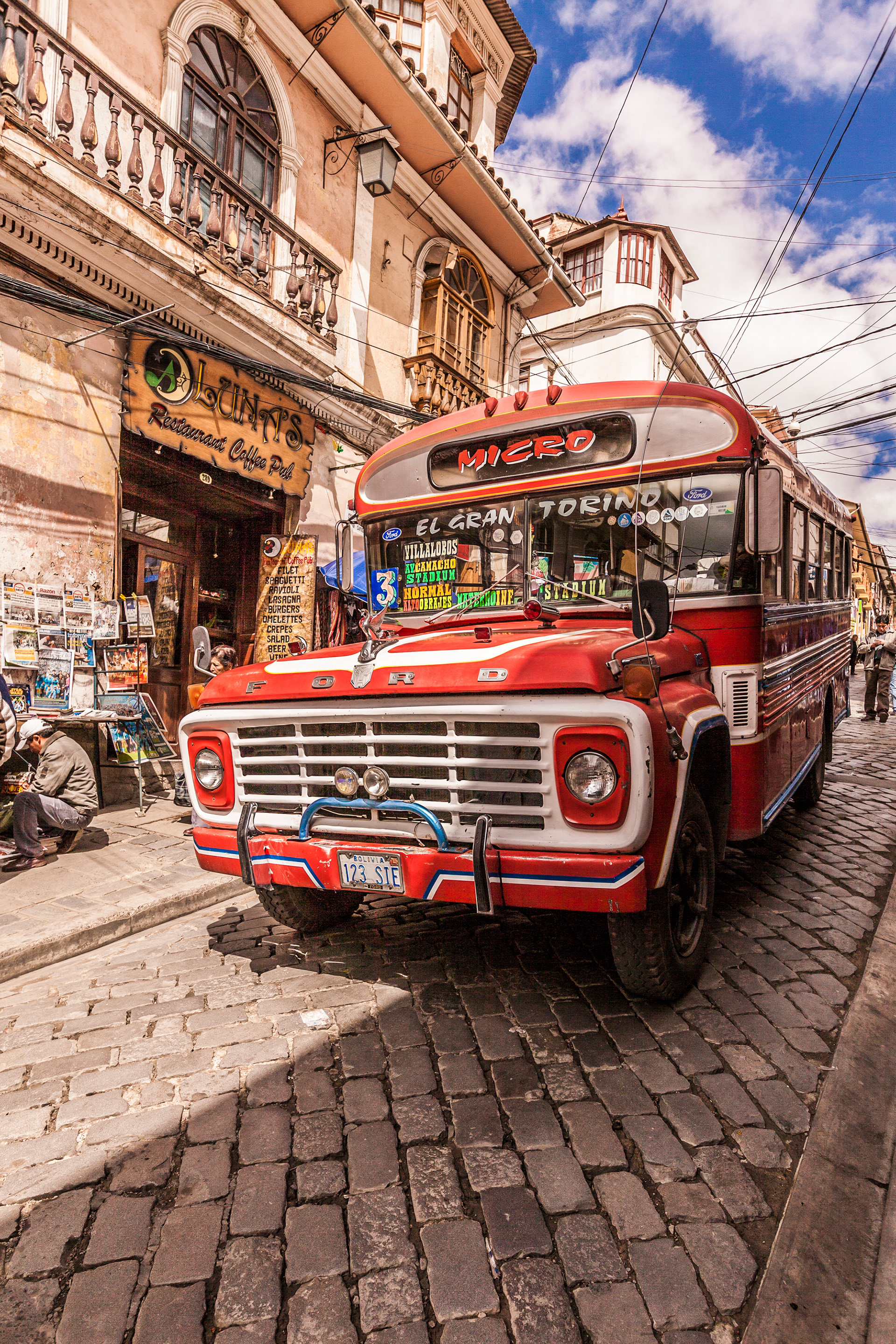A local bus, Mercado de Hechiceria (witches market), La Paz