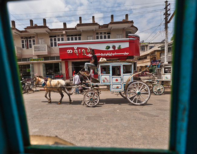 Horse & Carriage, Pyin U, Hill Town