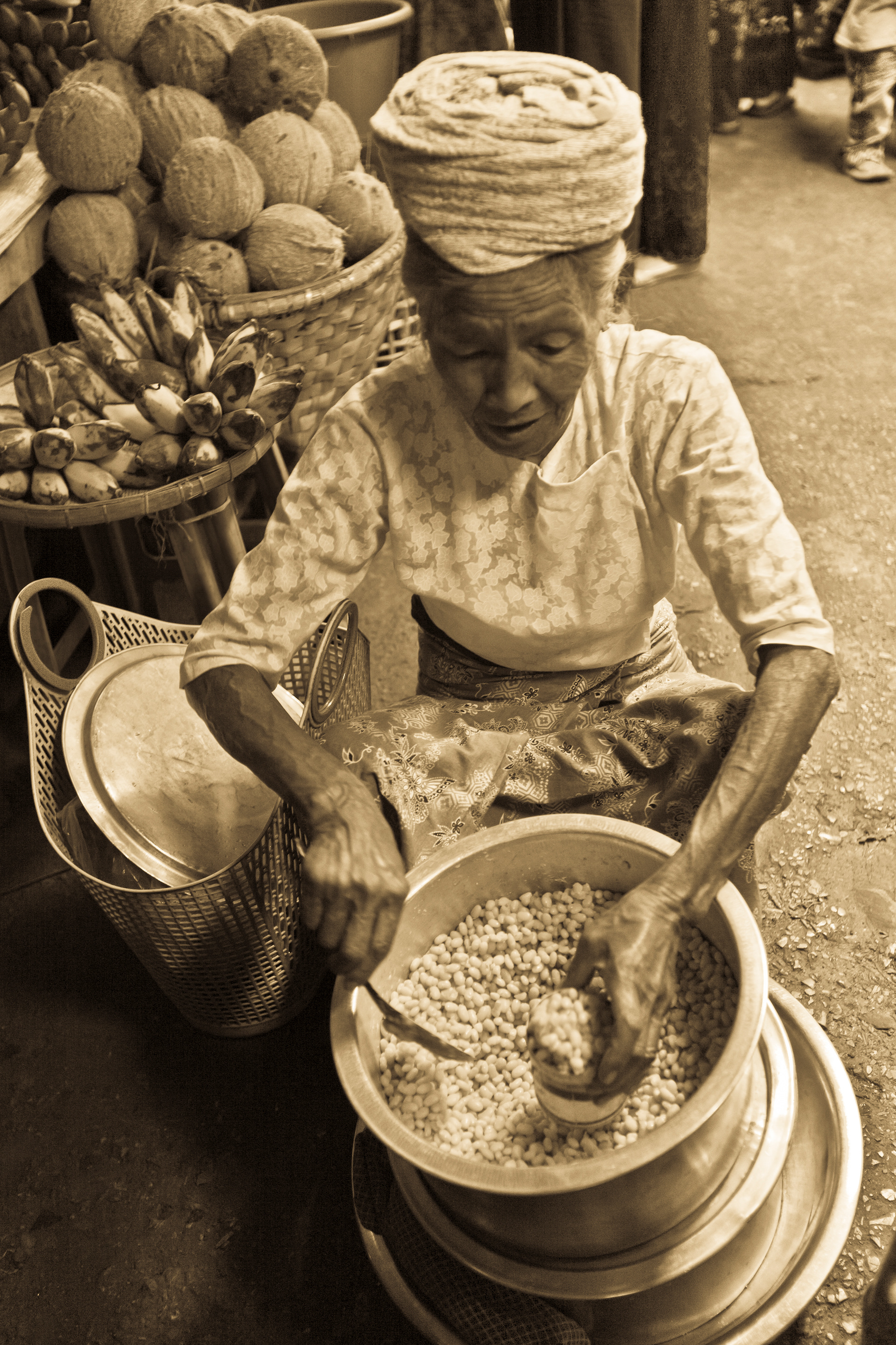 Cooked Bean Seller, Pyin U Market, Mandelay
