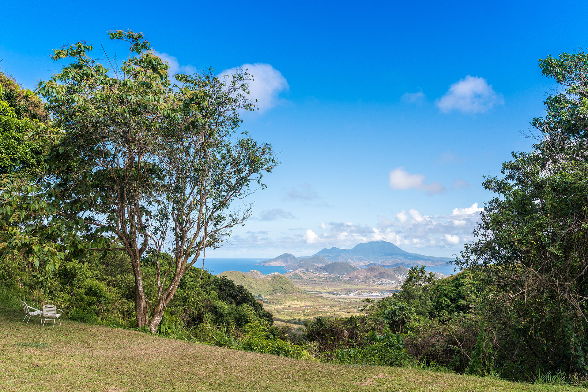 Greg's Safaris introduces us to some of the stunning views of Nevis from the gardens on top of Barefoothill