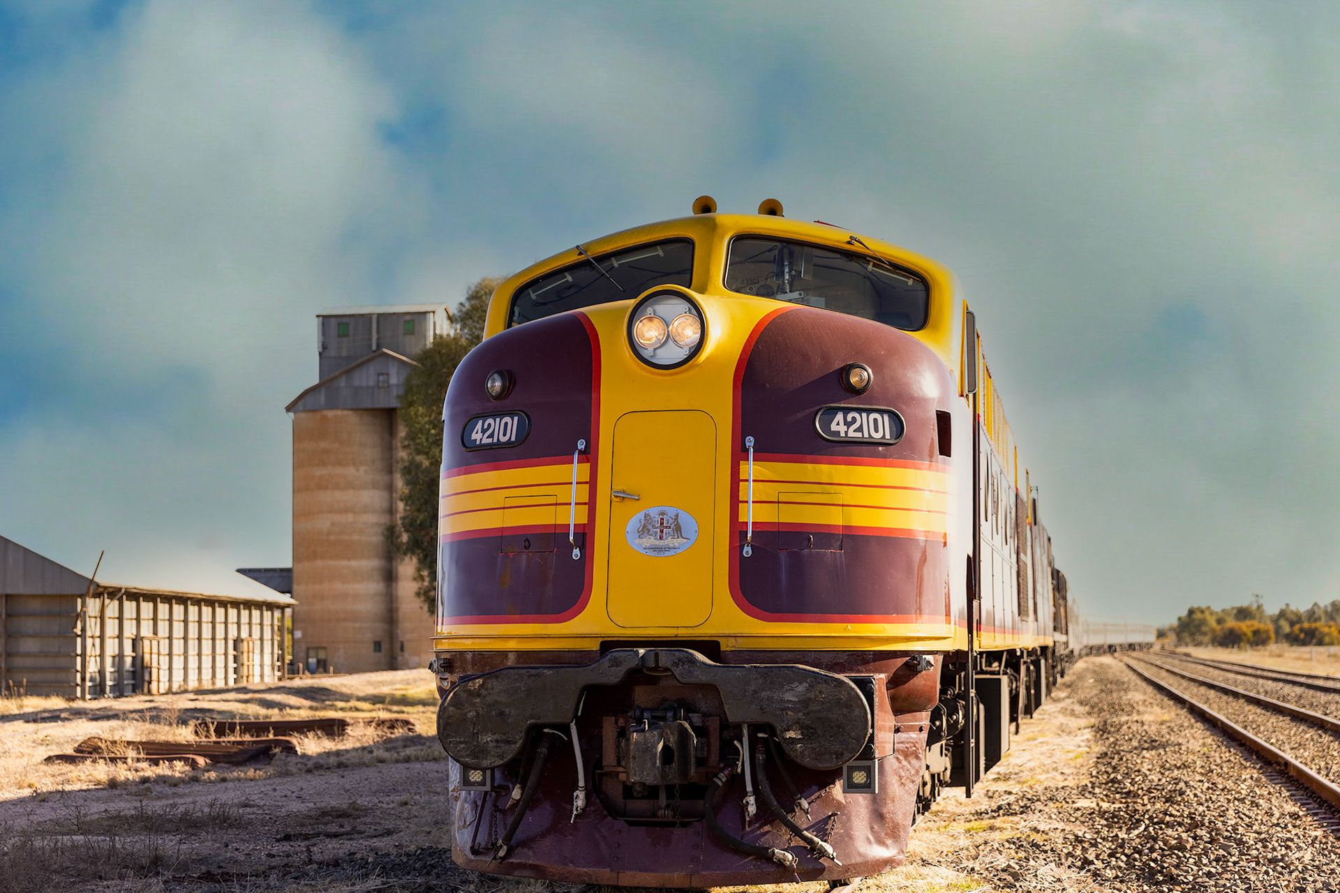 2025 june 42101 riverina rail vintage train diesel locomotives aurora australis sydney to goulburn to bowral to coolamon to temora to orange to great dividing range to lithgow to zig zag railway to mount victoria to leura to katoomba to sydney australia© copyright-lewis-a-collins-photographer-!http://lewiscollins.com.au
