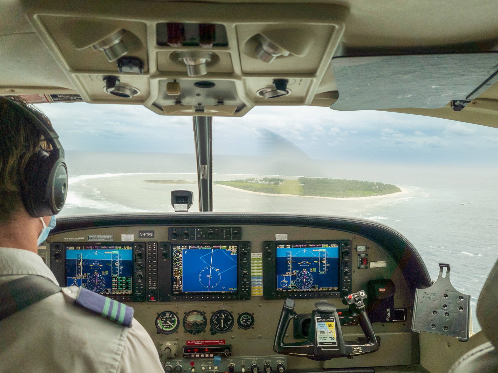 2022 april Flying into Lady Elliot Island 80km off Queensland coast Australia © copyright-lewis-a-collins-photographer-!http://lewiscollins.com.au