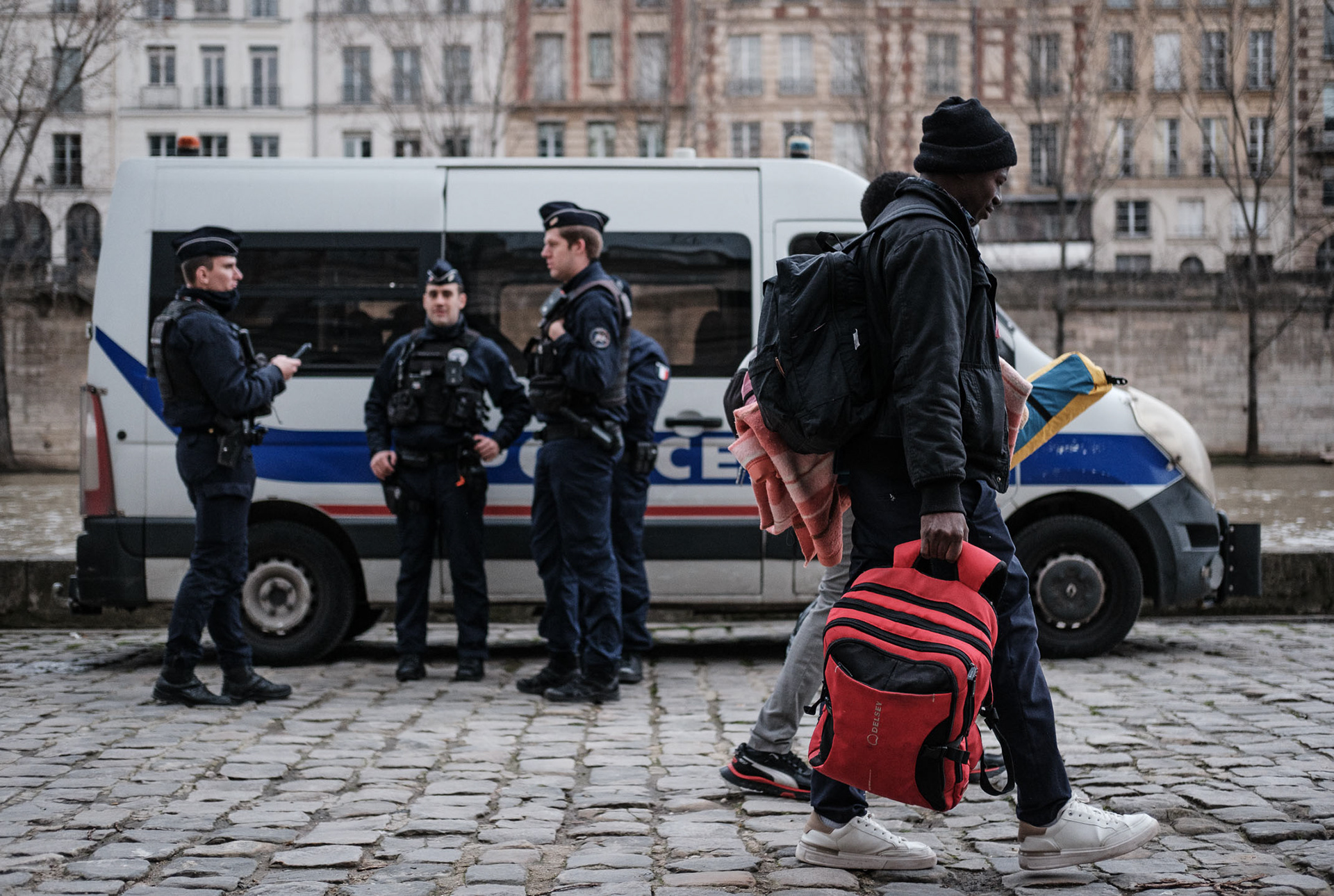 Evacuation d'un camp de migrants - Paris, novembre 2024