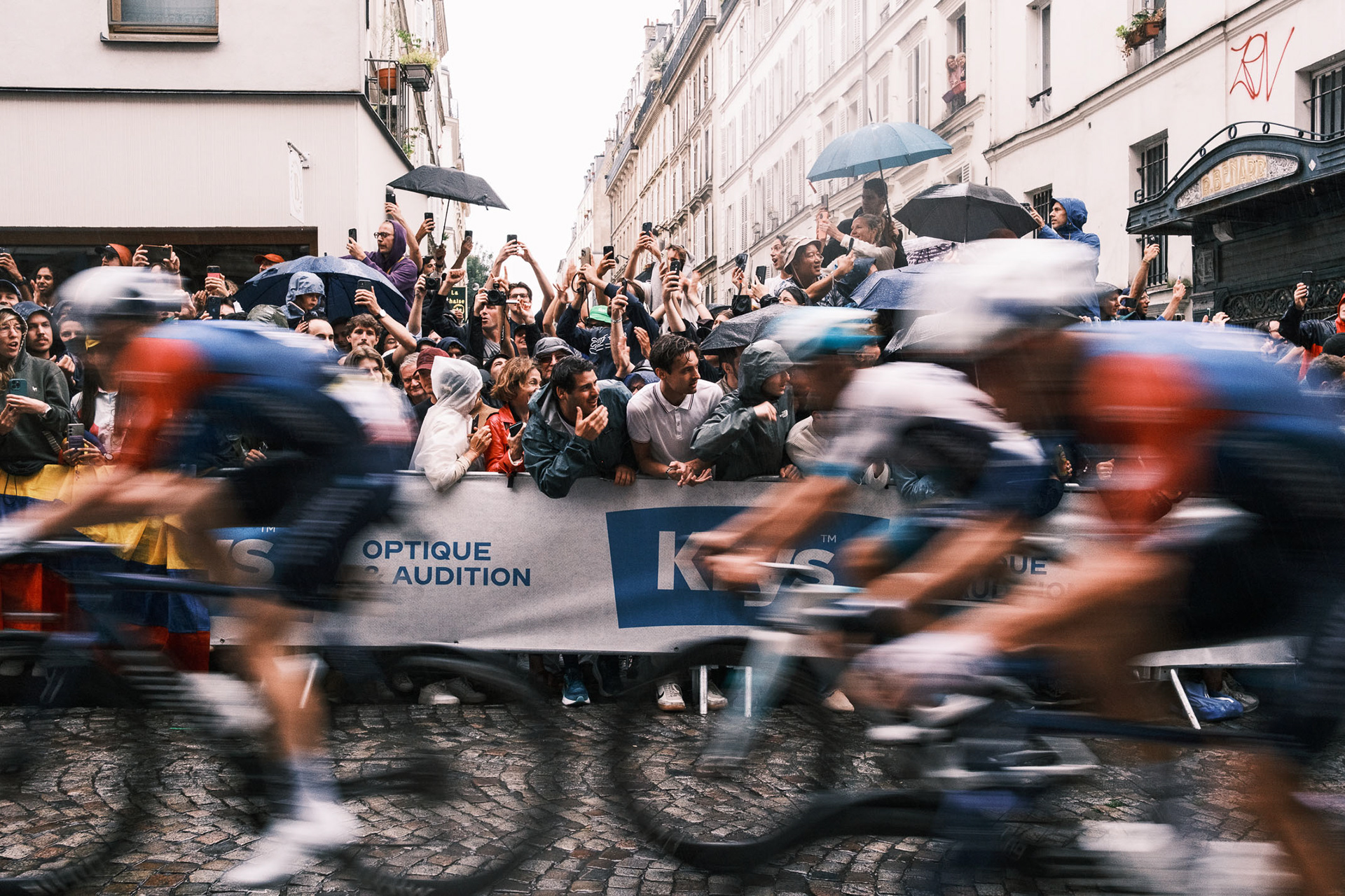 Dernière étape du Tour de France 2025, rue Lepic - Paris, juillet 2025