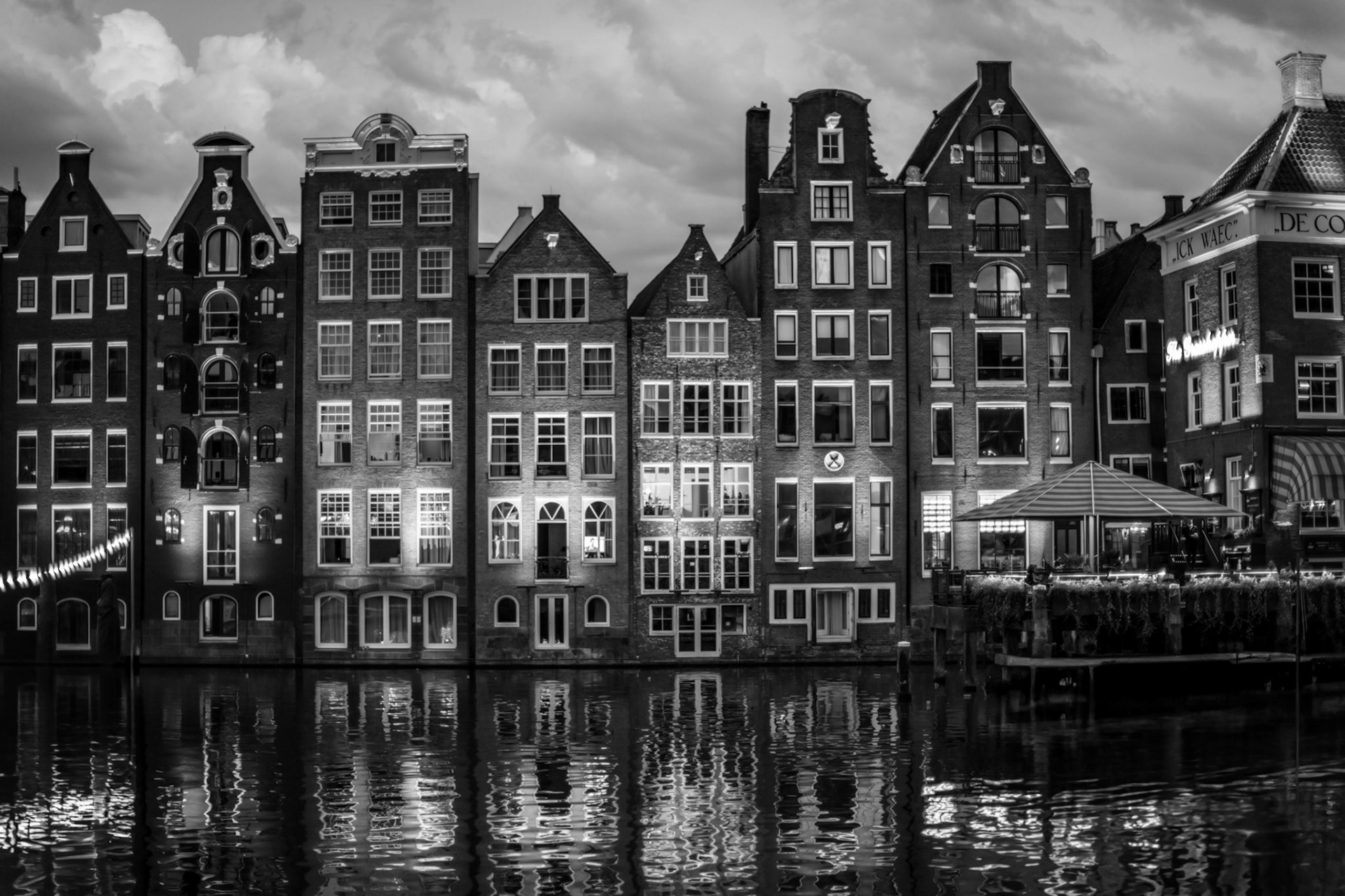 The houses of the Damrak