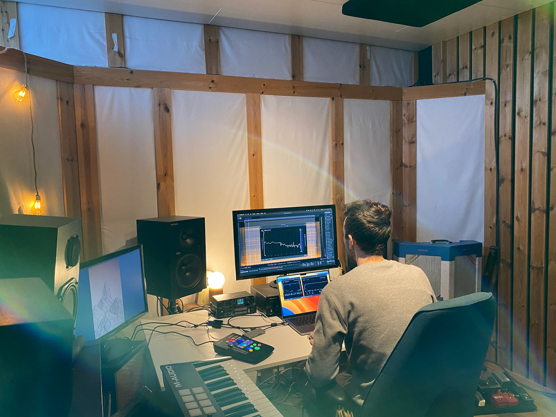 Vibestudio Room 1