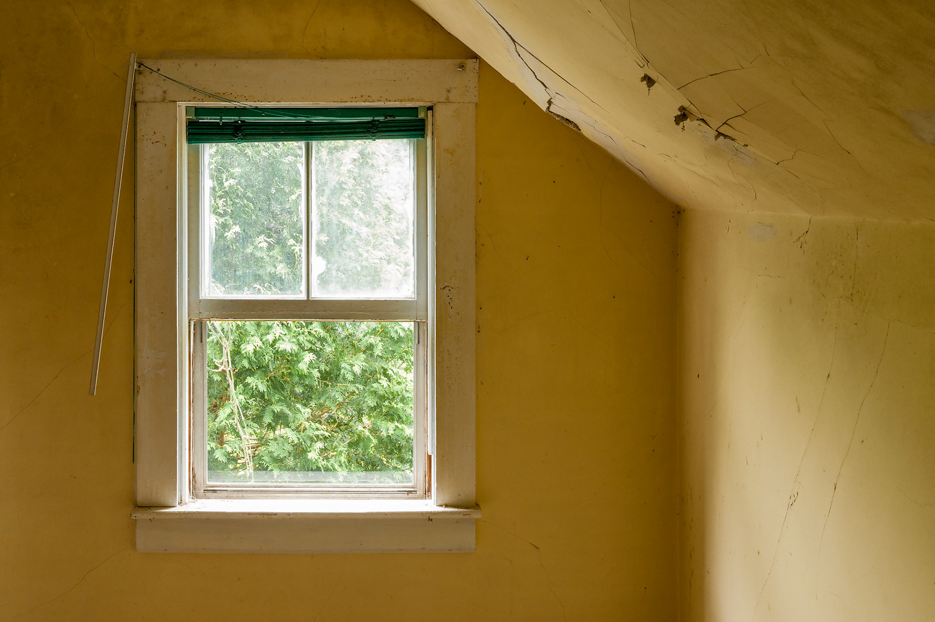 Mary Macey Butler - Room in Abandoned House - photography - www.marymaceybutler.com