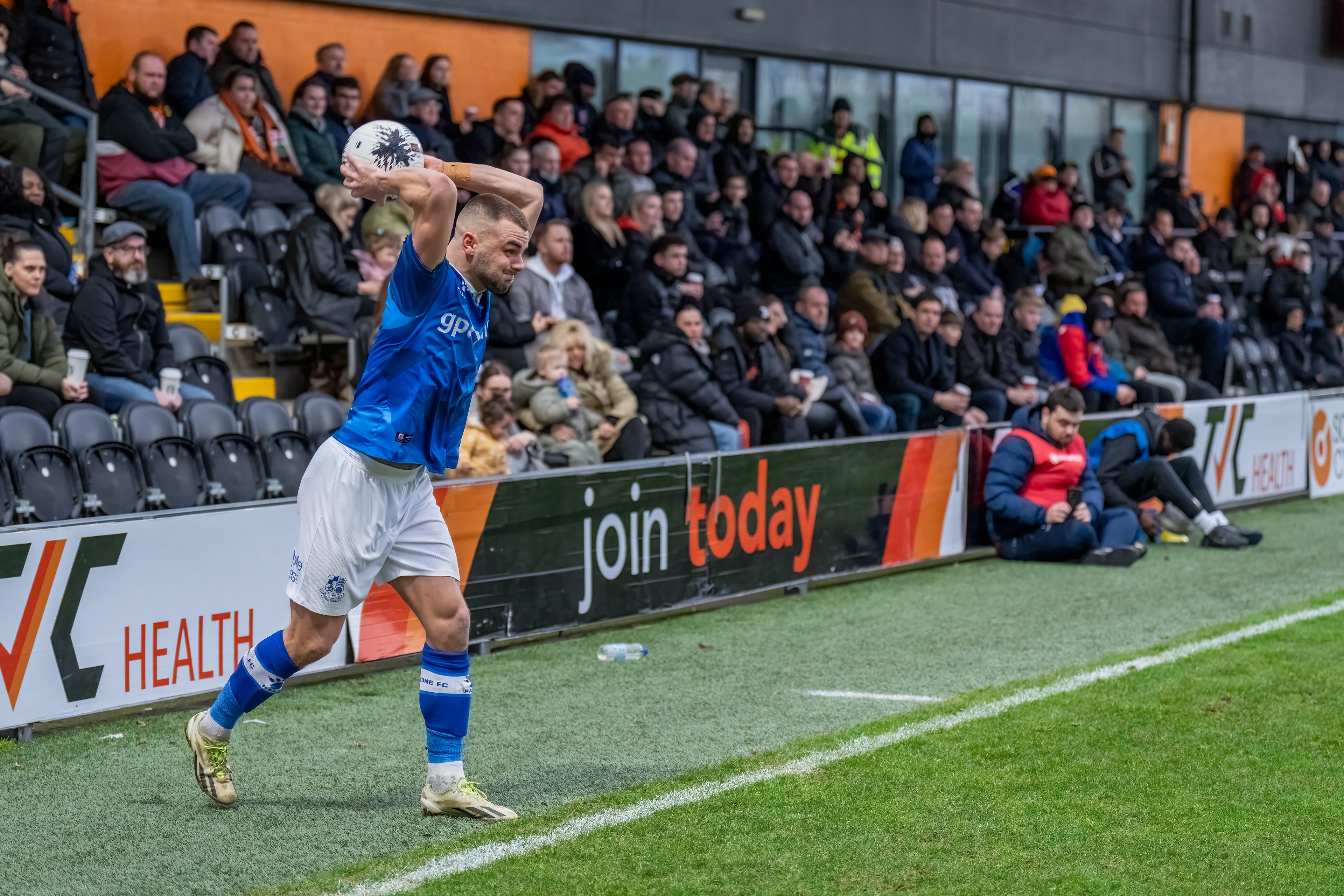 Charlie Barker launching a long throw