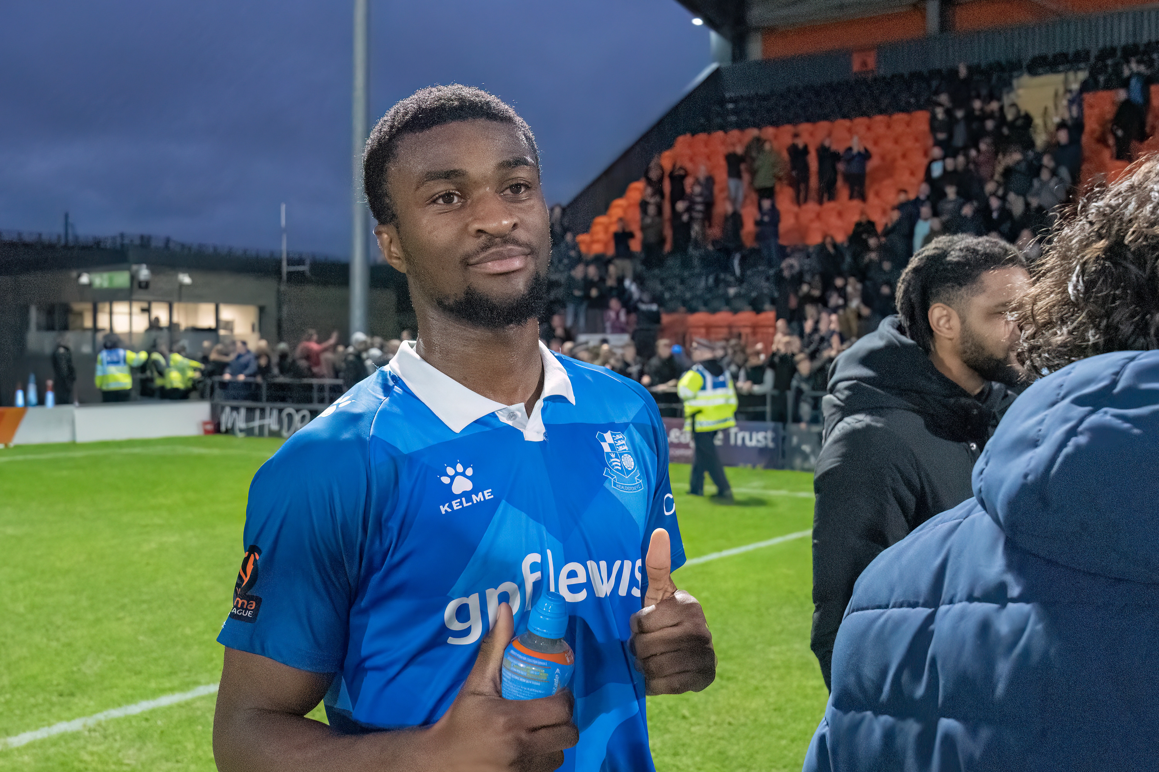 Thumbs up from Sean Adarkwa!