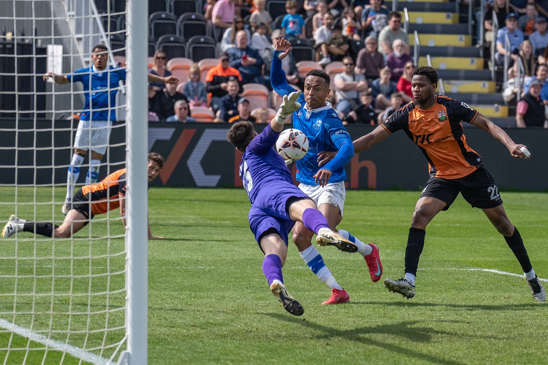 .....to force another brilliant save from Evans