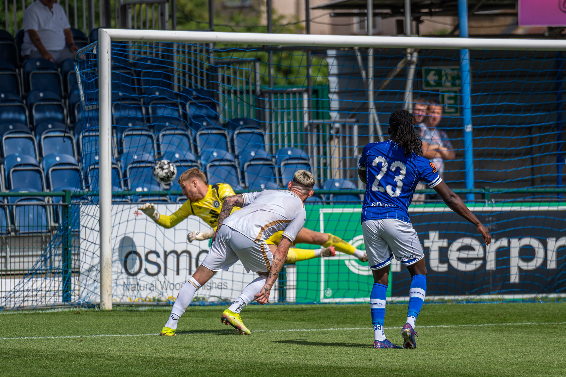 ....to put the Stones 1-0 up!