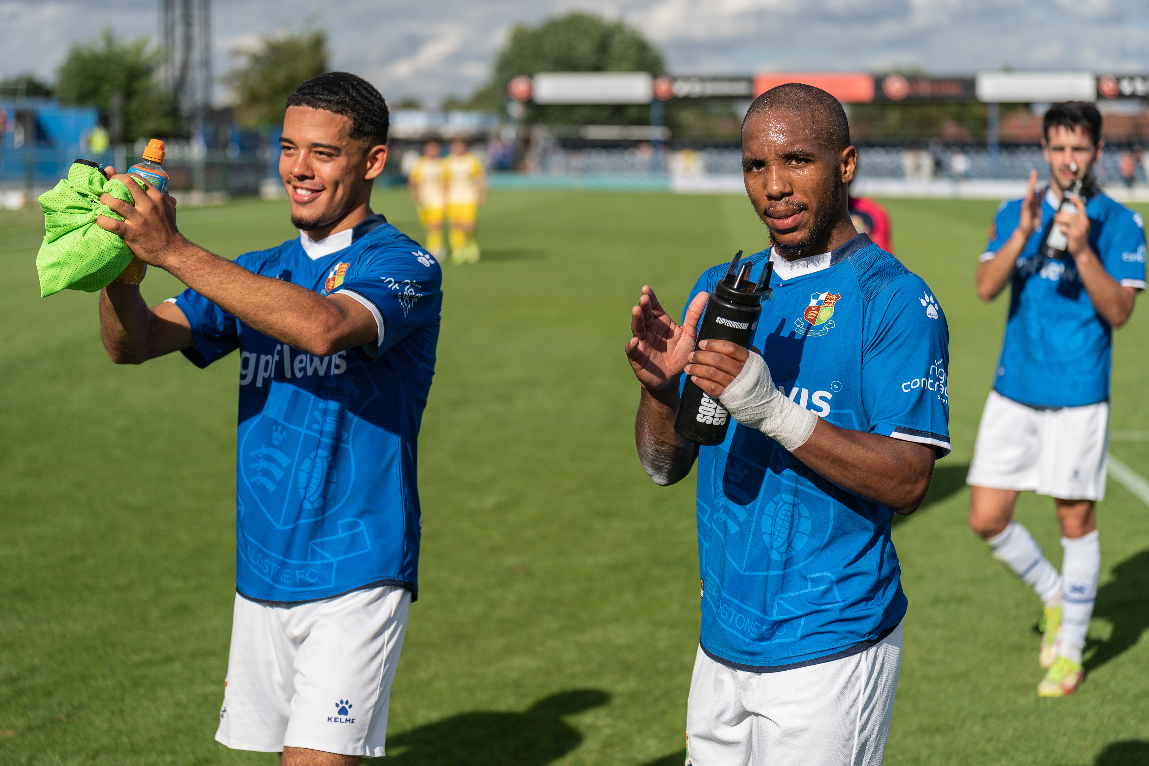 Dom Hutchinson & Rhys Browne applaud the Stones fans