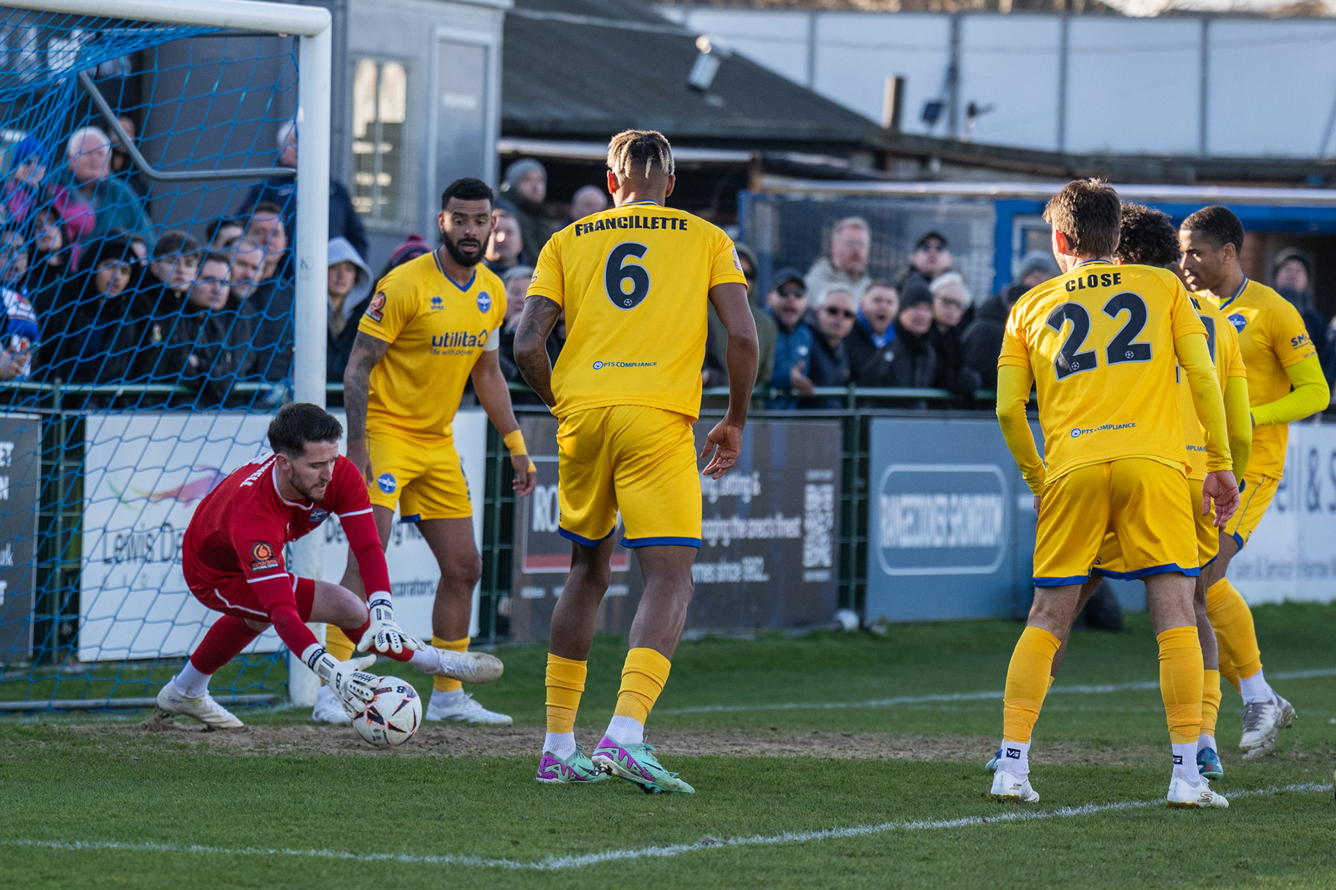McDonnell reacts smartly to save from Enzio Boldewijn